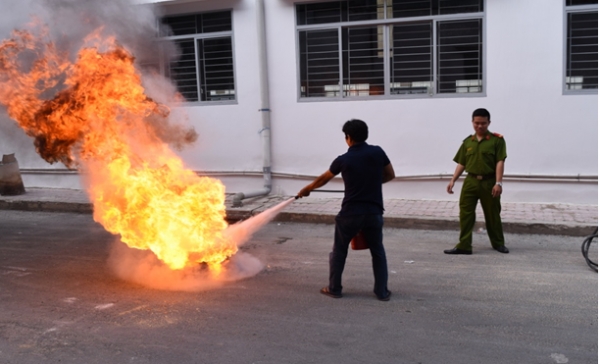 Tập huấn nghiệp vụ PCCC cho nh&acirc;n vi&ecirc;n c&ocirc;ng ty